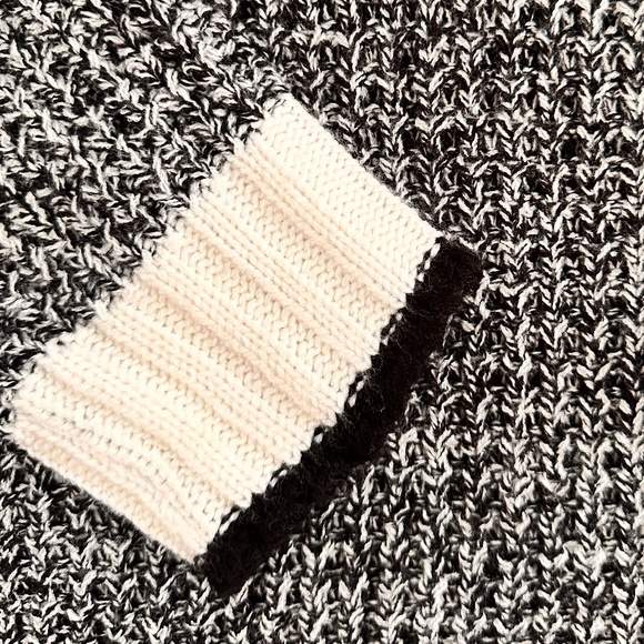 H&M Divided Long Turtleneck Sweater (M) - Picture 4 of 10